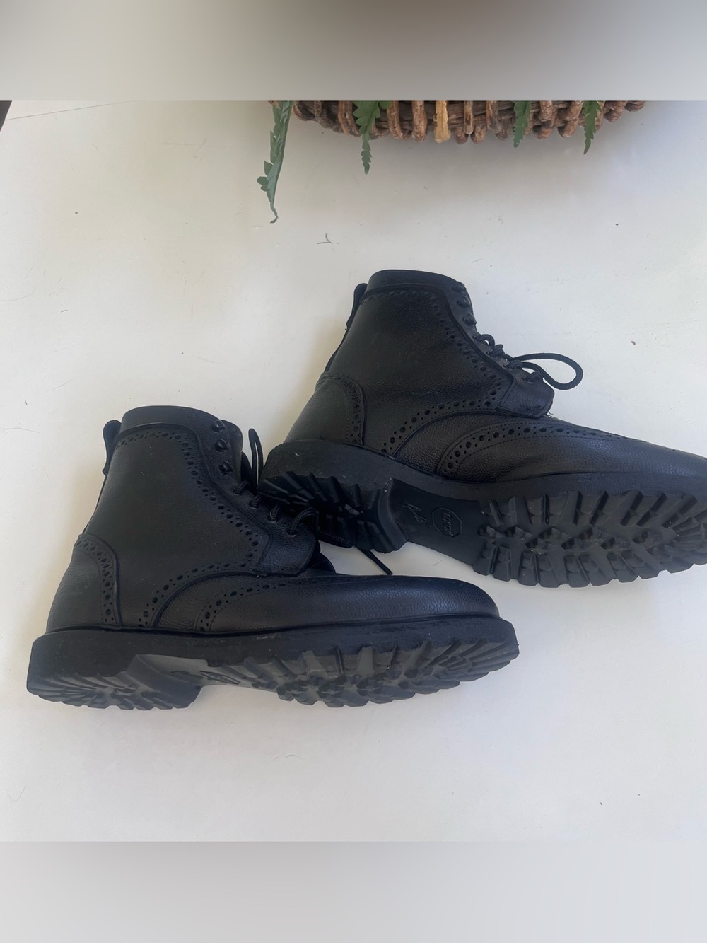Allen Edmonds Handcrafted USA 10.5 (3 E) Black Leather Wingtip Dress Boot $400 - Picture 9 of 16